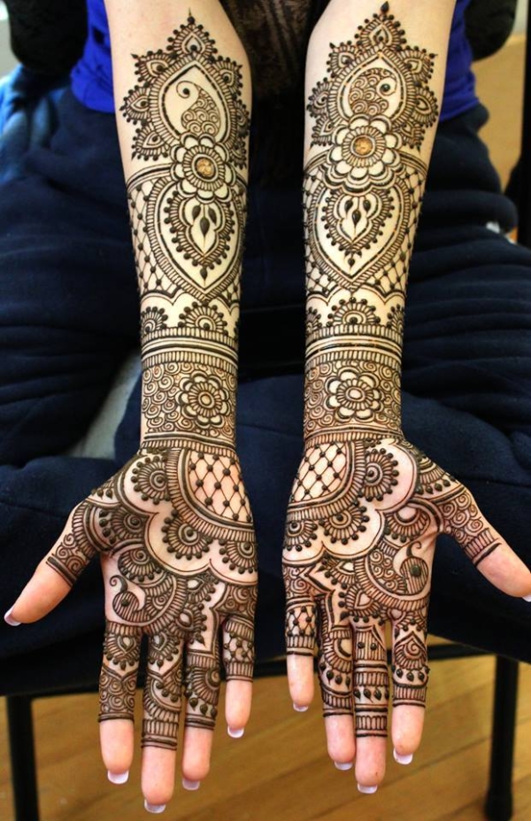 Jaw dropping beautiful simple and easy mehndi design